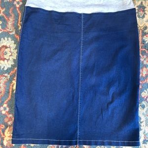 Comfortable Blue Jean skirt!!